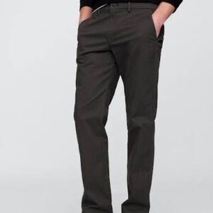 Gap | Men’s Khaki Pants (33x30) | Slim-fit Essential Khakis